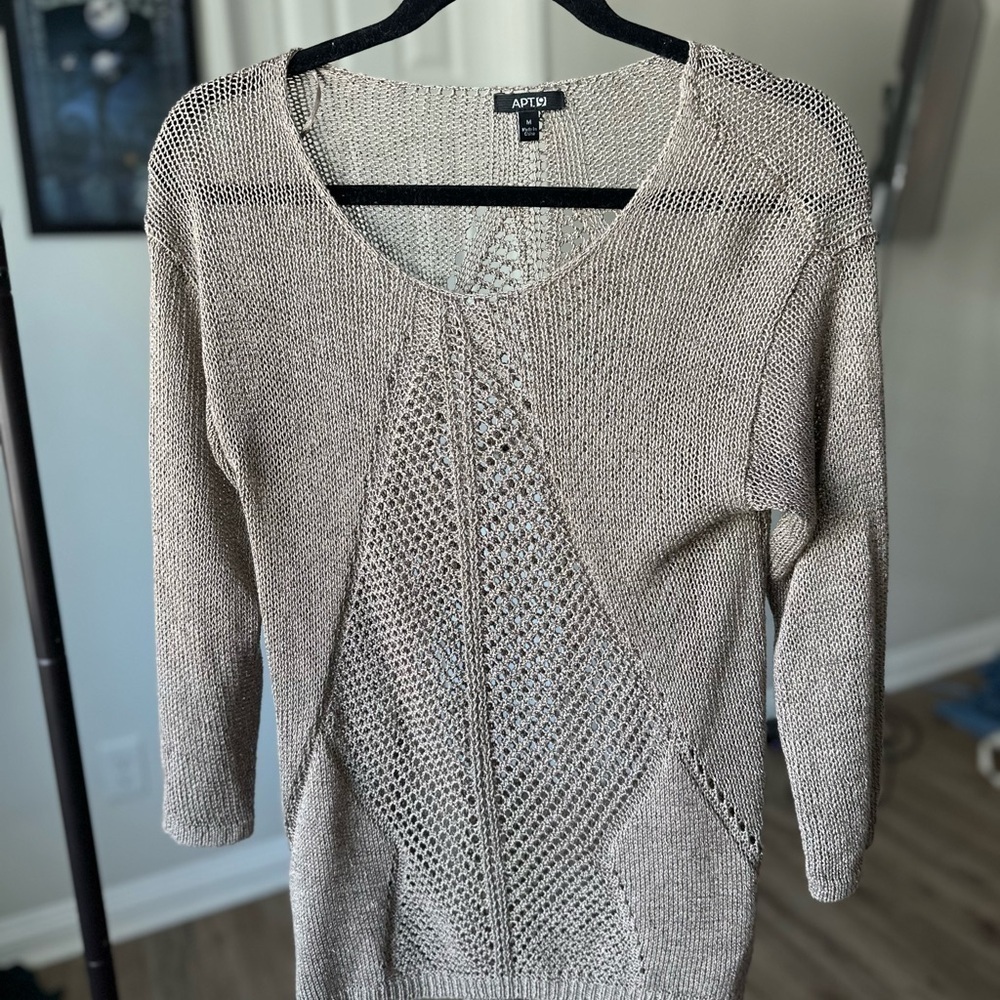 Knit half sleeve‎ sweater